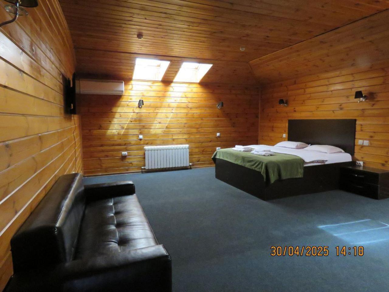 Pride Hotel Taraz Εξωτερικό φωτογραφία