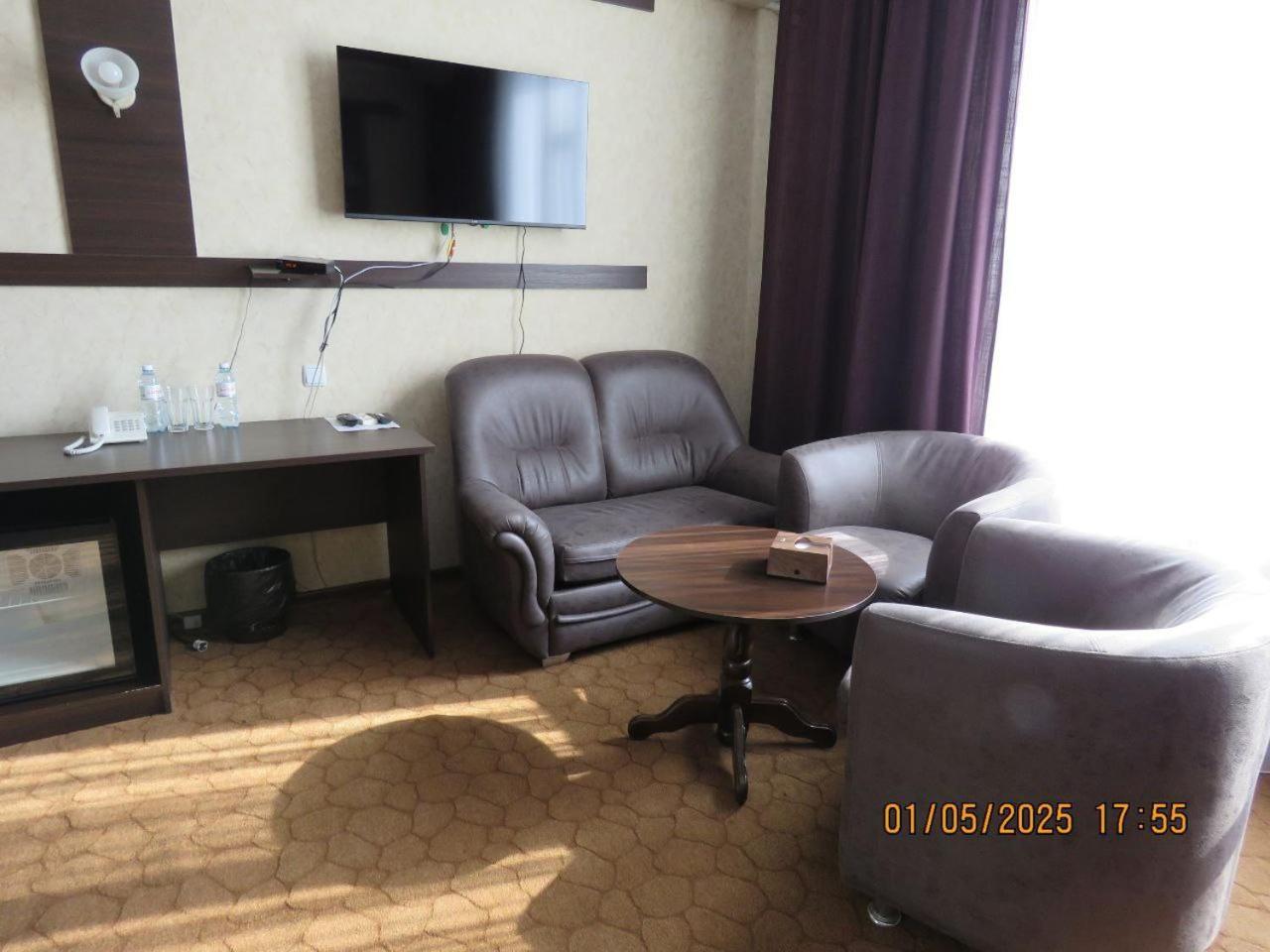 Pride Hotel Taraz Εξωτερικό φωτογραφία