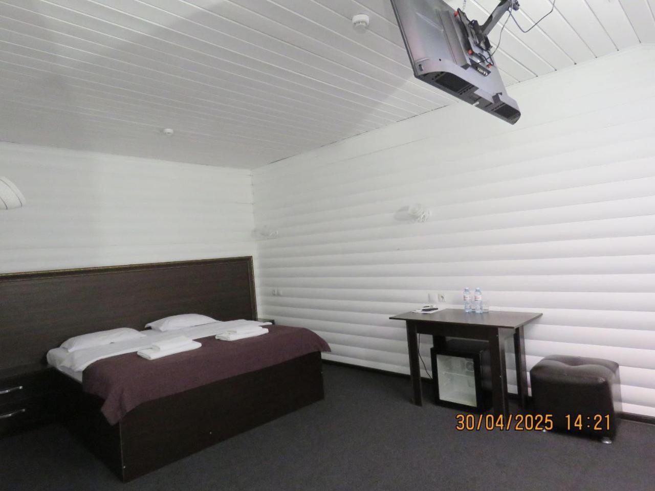 Pride Hotel Taraz Εξωτερικό φωτογραφία