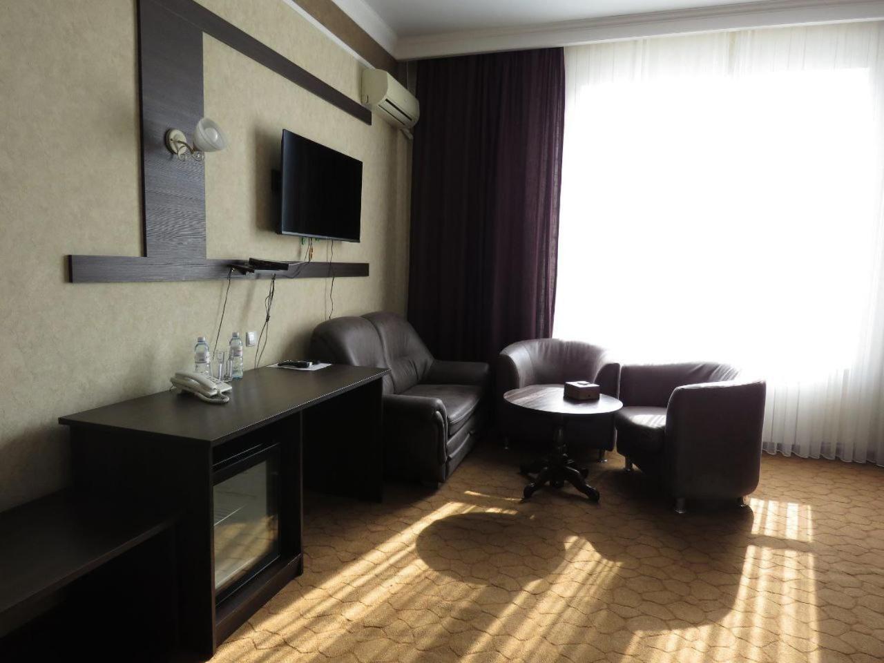Pride Hotel Taraz Εξωτερικό φωτογραφία
