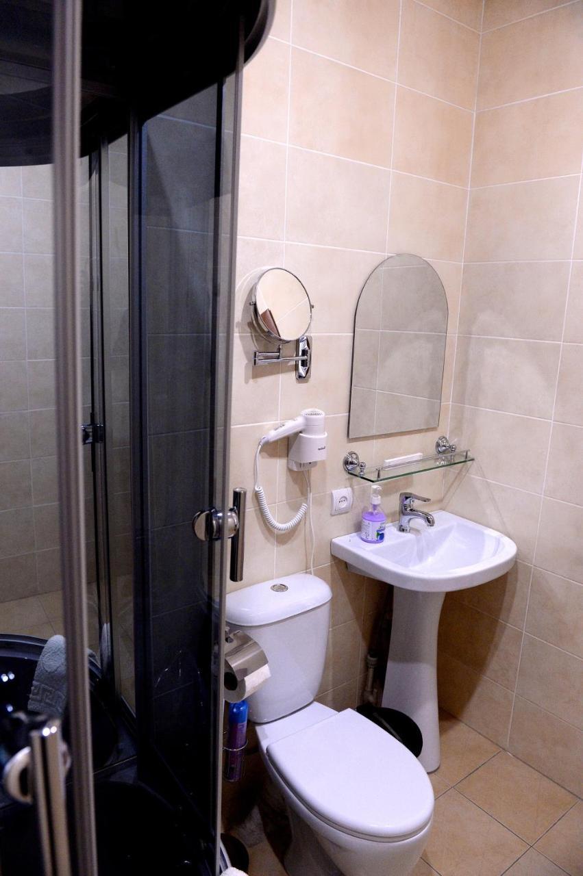 Pride Hotel Taraz Εξωτερικό φωτογραφία