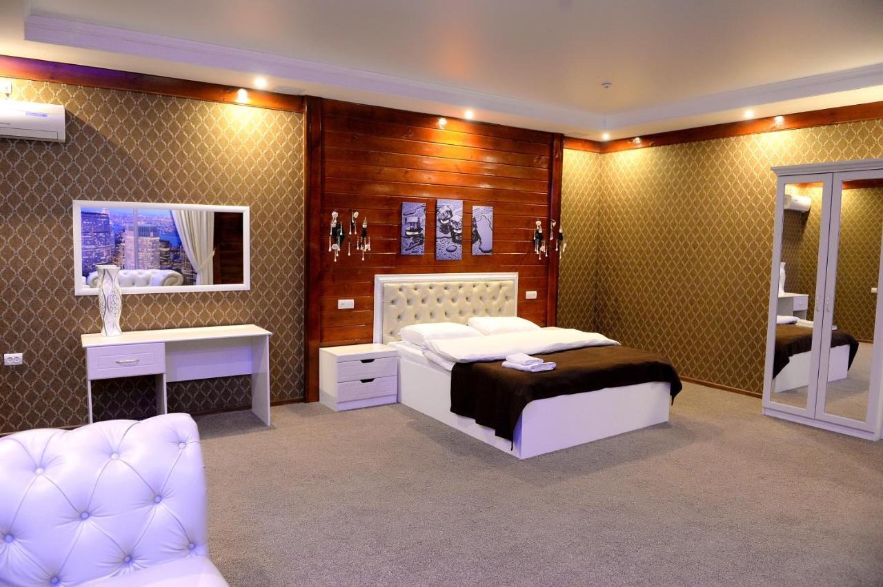 Pride Hotel Taraz Εξωτερικό φωτογραφία