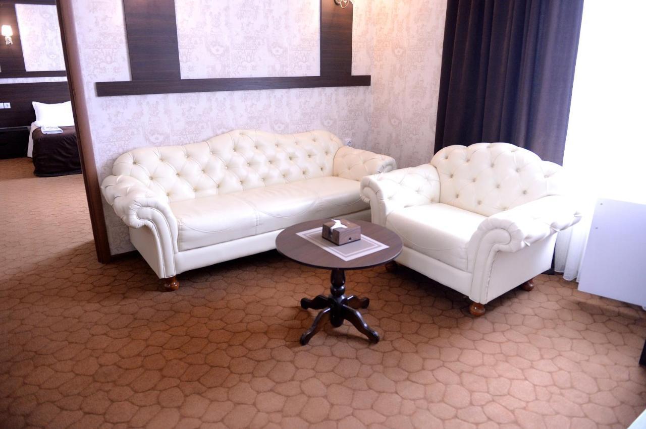 Pride Hotel Taraz Εξωτερικό φωτογραφία
